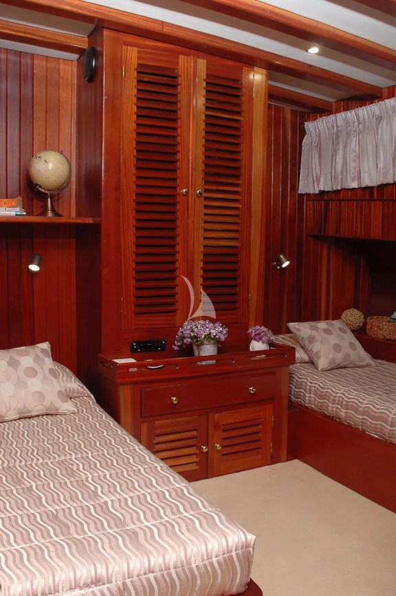 Twin Cabin with pullman berth