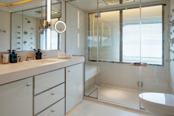 Master cabin bath