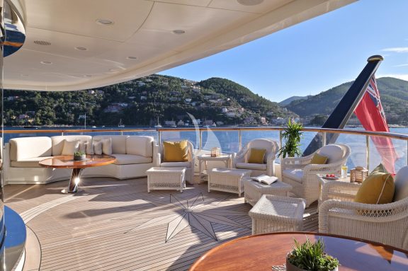 Bridge deck aft