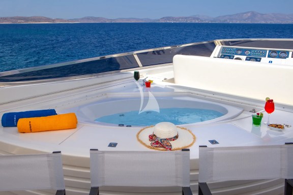 Deck Jacuzzi