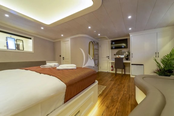 Image of QUEEN OF MAKRI yacht #24