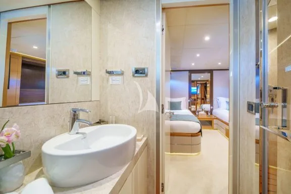 Twin cabin en suite