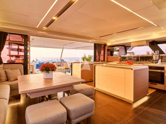 Full view main saloon