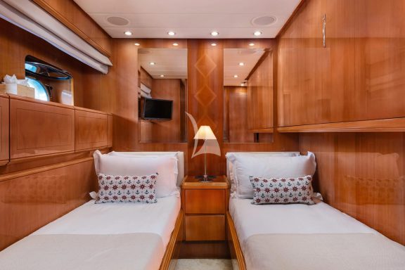 Twin cabin