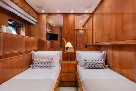 Twin cabin