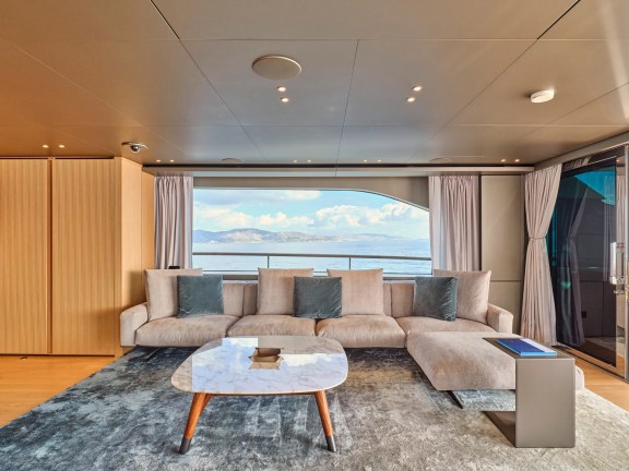 Upper Deck Salon