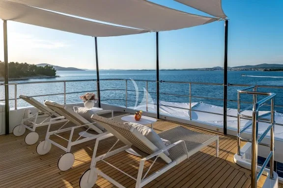 Sun deck aft area