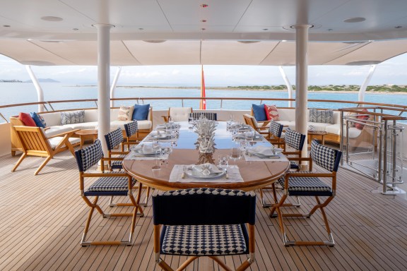 Bridge deck dining