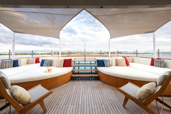 Sundeck forward