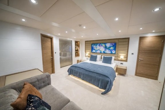 Master guest cabin