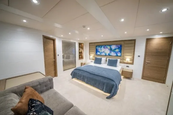 Master guest cabin