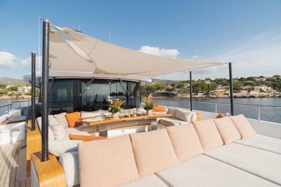 Upper Deck Fore