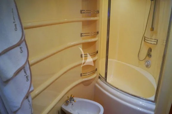 Master Bathroom, Bath Tub