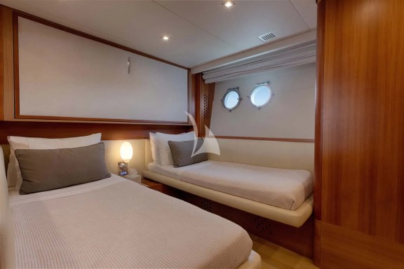 Port Twin Cabin Convertible to Double with Pullman