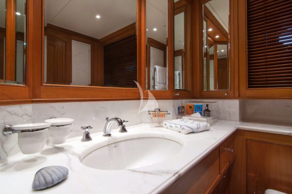 Double stateroom bath