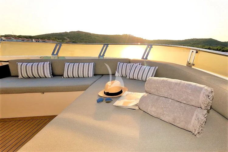 Sundeck lounge