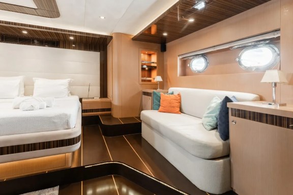 Image of LE PIETRE yacht #15