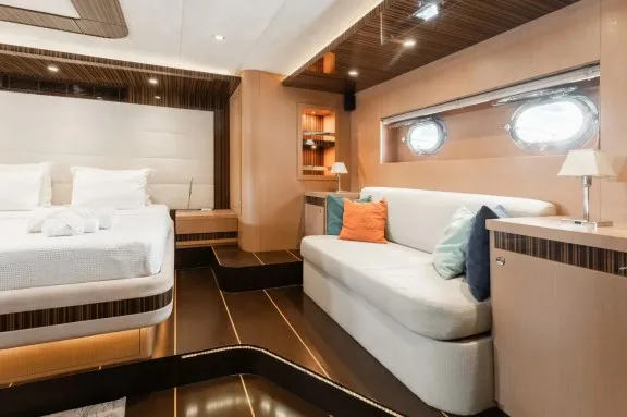 Image of LE PIETRE yacht #15