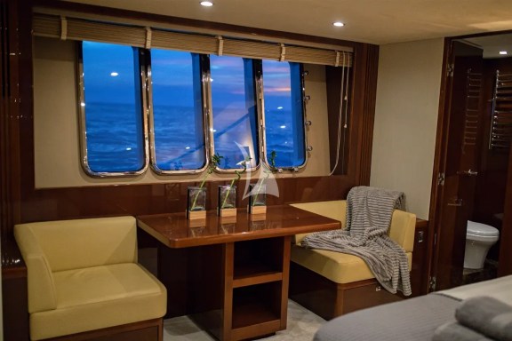 Master Cabin b