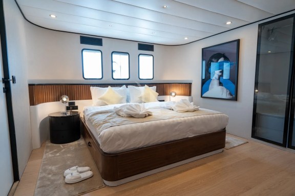 Image of De Love yacht #39