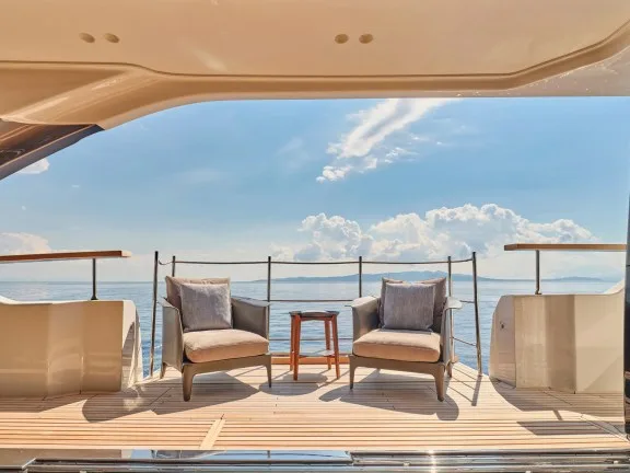 Upper Deck Fold-Out Balcony