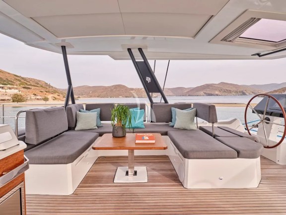 Flybridge Saloon