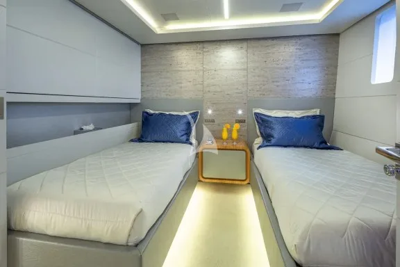 Twin cabin