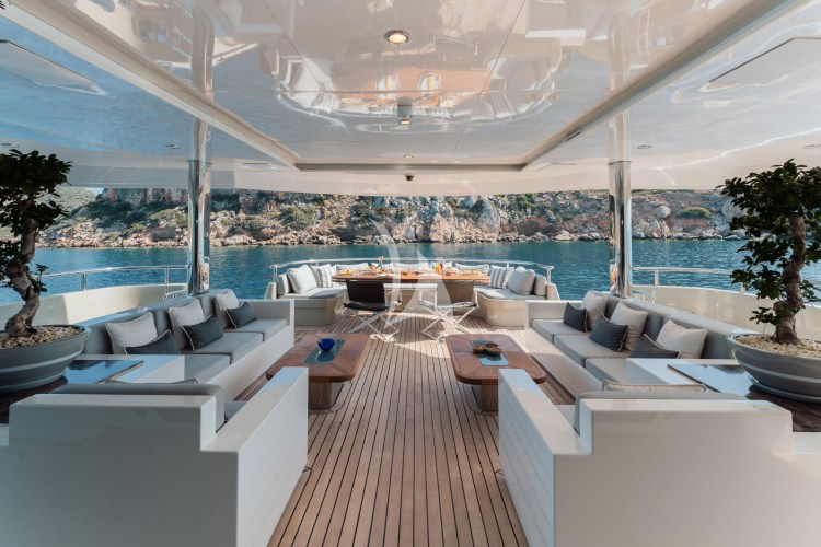 Main aft deck