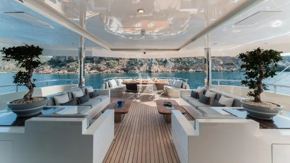 Main aft deck