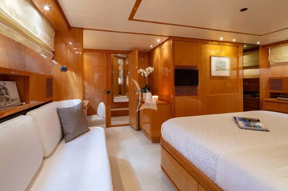 Image of THE BIRD yacht #11