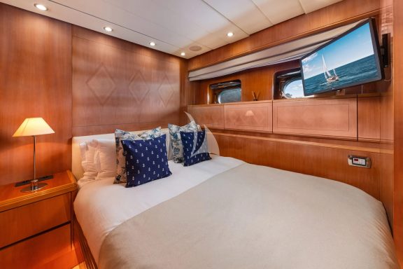 Double cabin