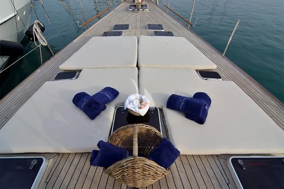 Image of WIND OF CHANGE yacht #18