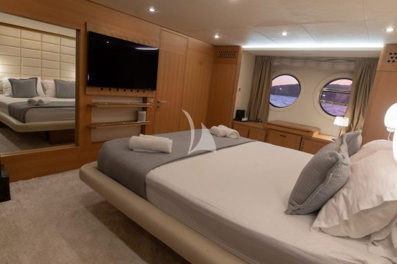 Image of RED ROSE yacht #22