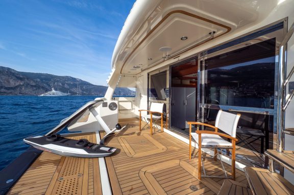 Swimming platform