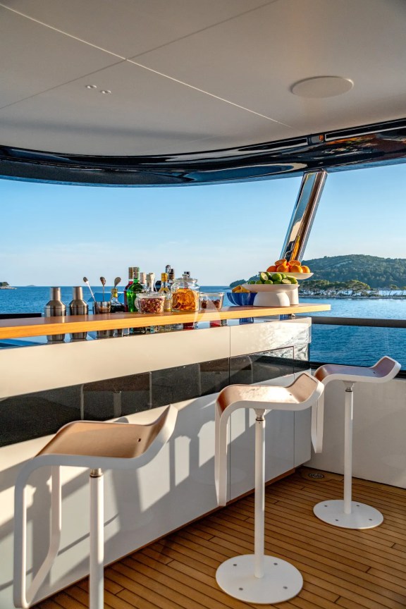 Sun deck bar
