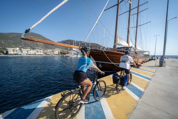 Image of THALASSA yacht #25