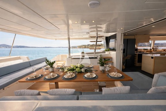 Royal-Destiny-cockpit-table