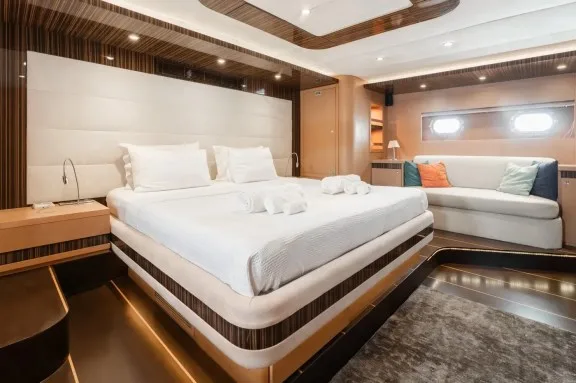 Image of LE PIETRE yacht #14
