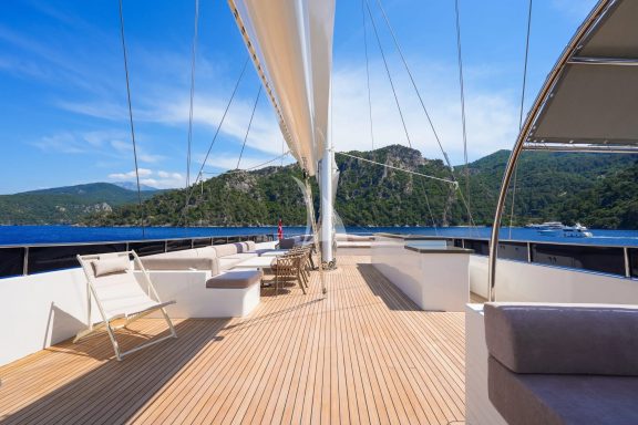 Image of KING OF THE SEA yacht #12