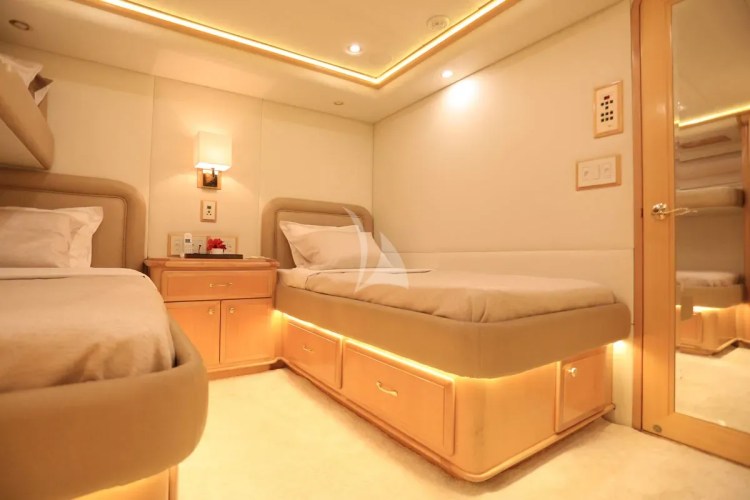 Twin cabin