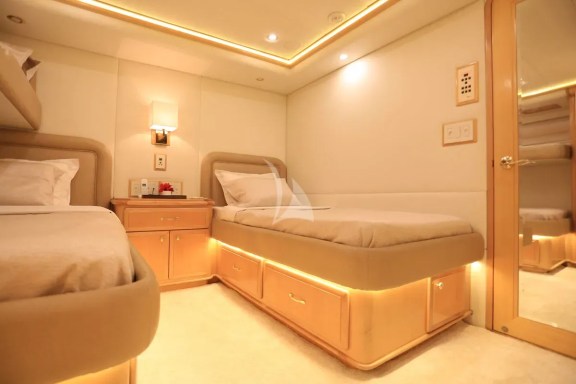 Twin cabin