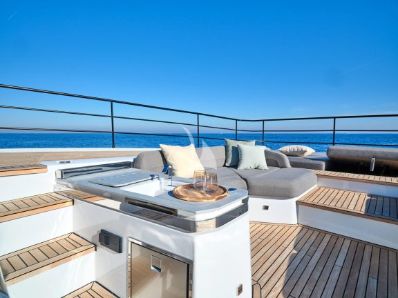 Foredeck (Sistership)
