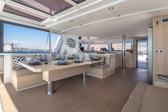 Image of LICENSE TO CHILL yacht #4
