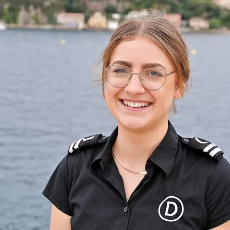 Crew of ST DAVID|Mienke OLDE-OLTHOF — Stewardess