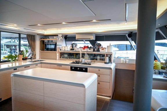 Image of 7th Heaven yacht #7