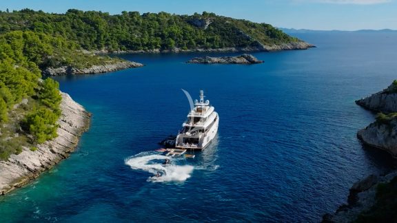 Image of RENATA yacht #14
