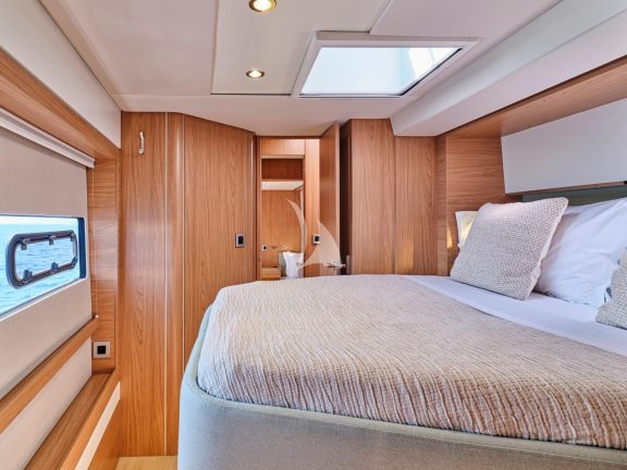 Guest cabin