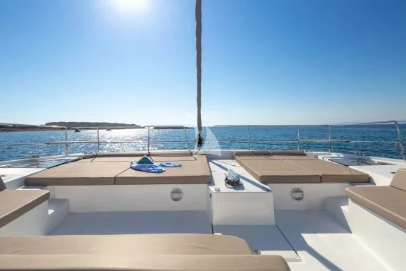 Image of LICENSE TO CHILL yacht #25