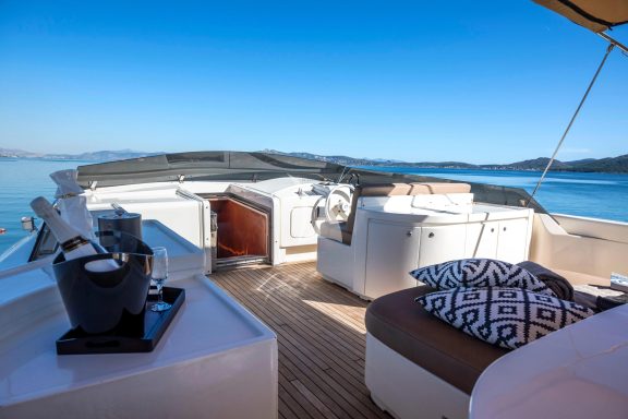 Image of STRESS NEGATIVE yacht #31
