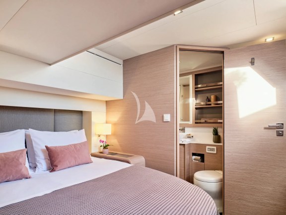 Guest cabin
